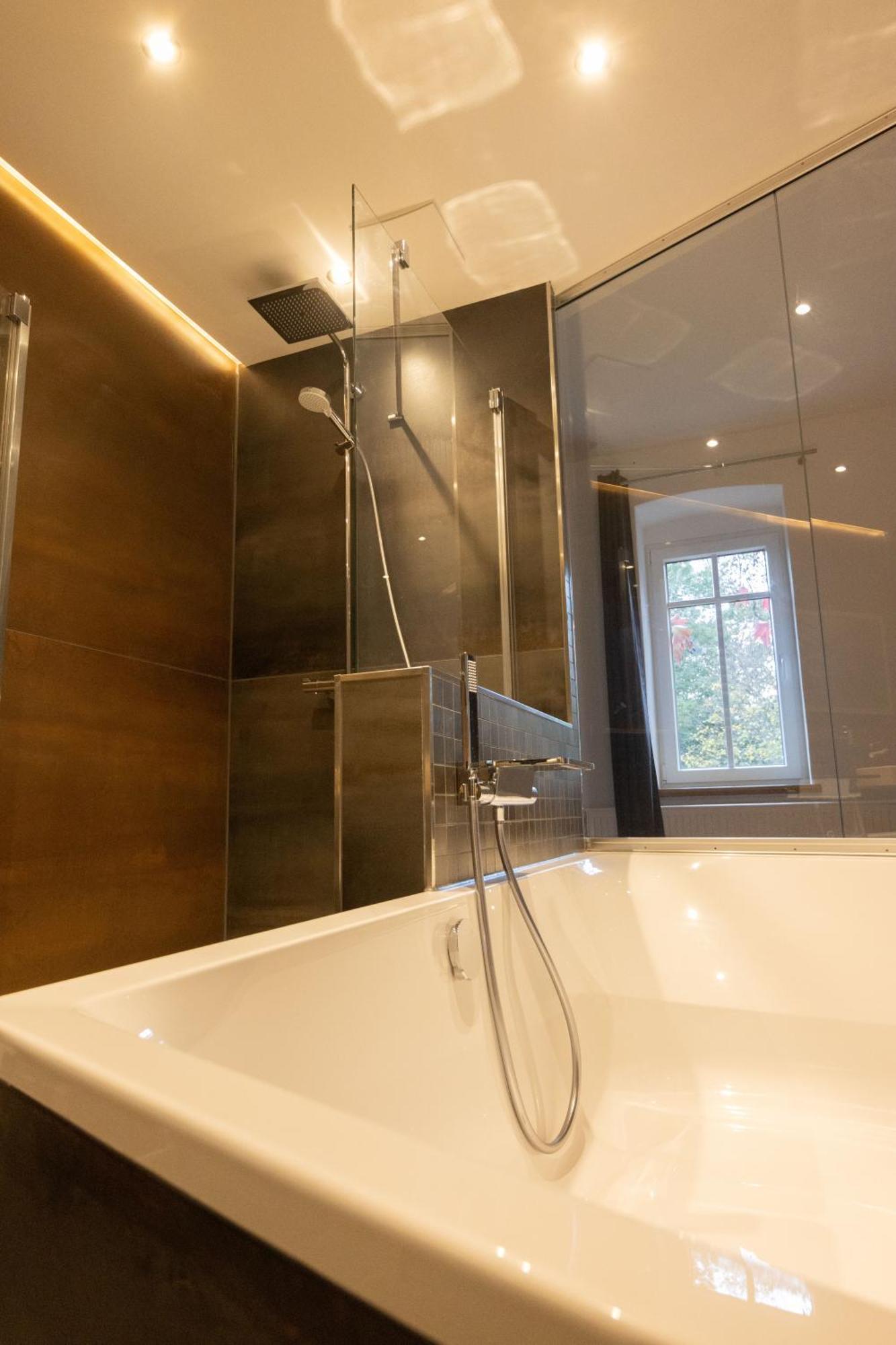 Loft Mit Grosser Badewanne B Mugeln