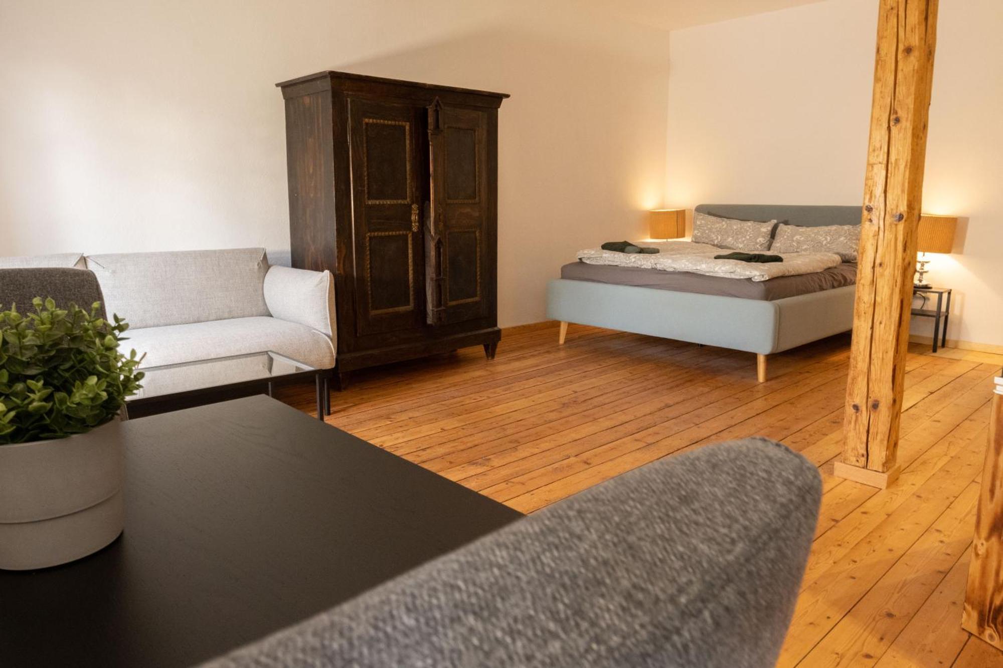 Loft Mit Grosser Badewanne B *